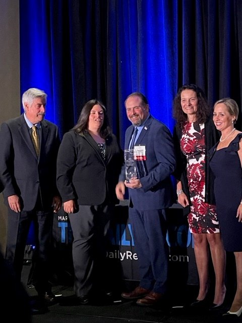 Image of David Shapiro accepting Leader In Law award